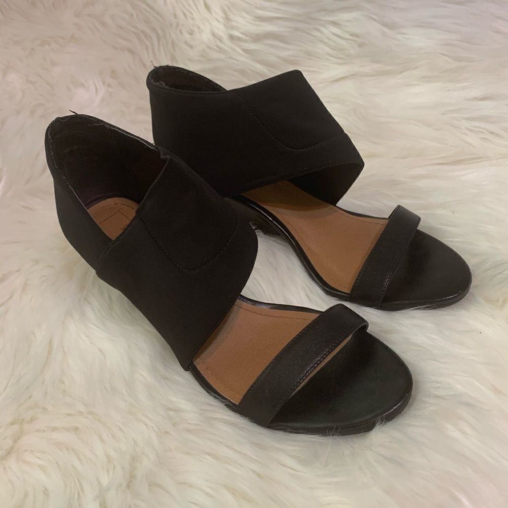 14th & Union black wedges, size 8 1/2